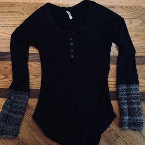 FREE PEOPLE art school knit long sleeve fleece!